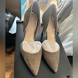 Jessica Simpson suede pump